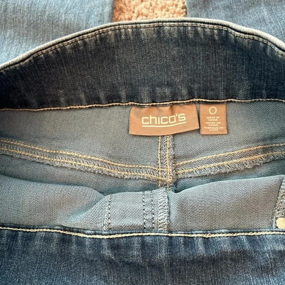 Chico’s Women’s Straight Leg Jeans

Size 0 - Picture 3 of 6